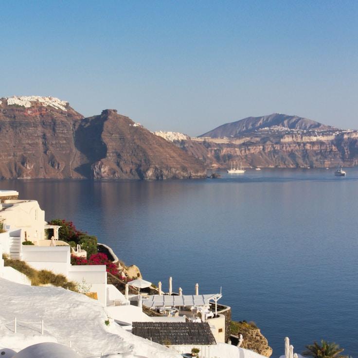 Family terraces and cafés for calm evenings in Santa Monica